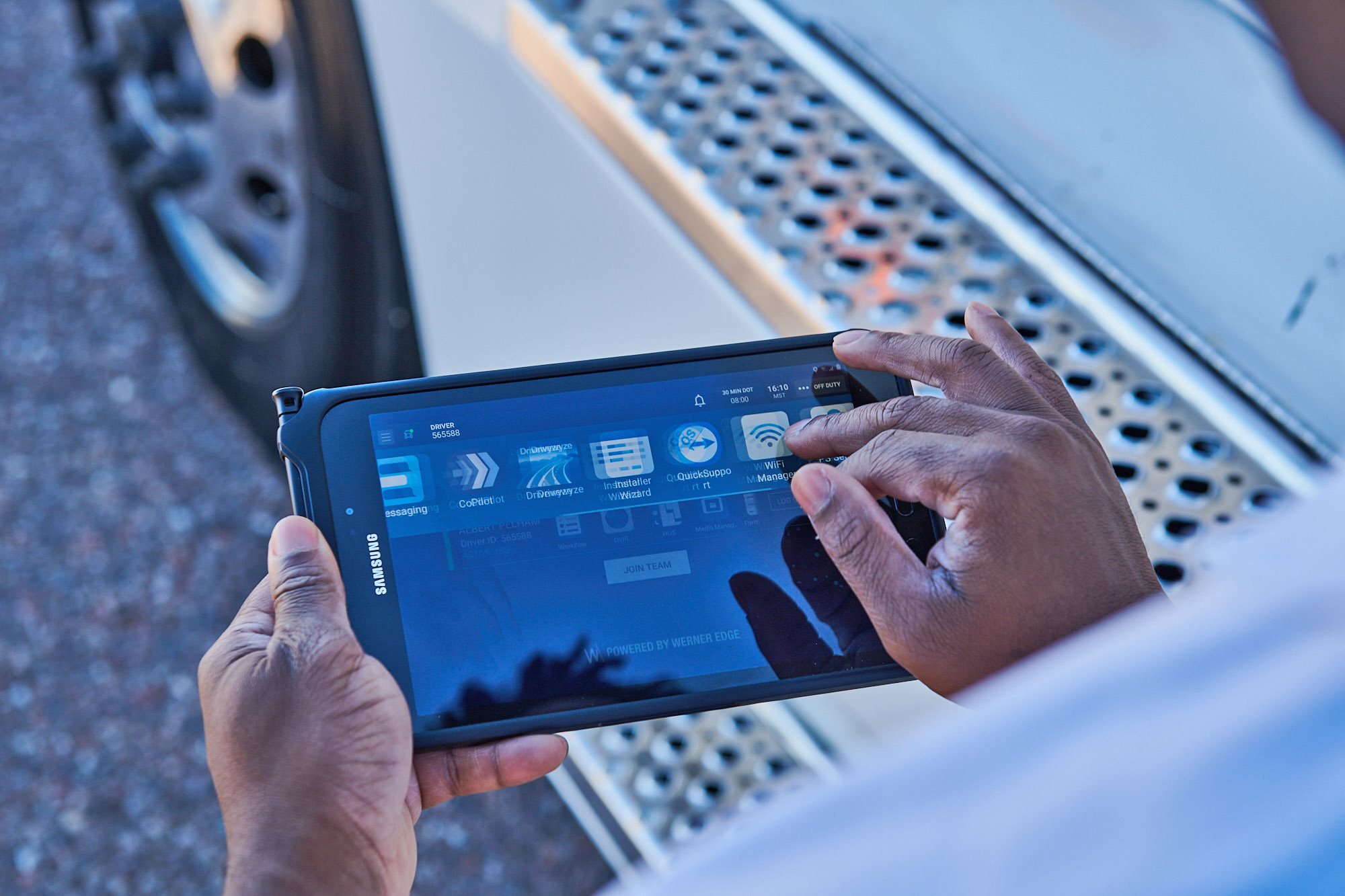 Werner EDGE tablet displaying fleet diagnostics